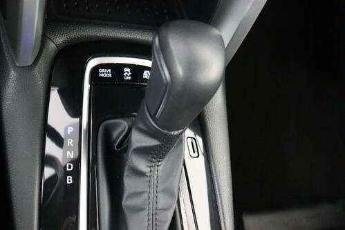 TOYOTA Corolla Cross 2.0i HYBRID CVT DYNAMIC  + A/T + GPS + CAMERA + PDC + CRUISE(ACC) + ALU 