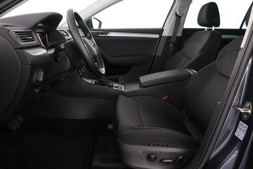 SKODA Superb COMBI CLEVER 1.4TSI iV DSG6 + GPS + CARPLAY + CAMERA + PDC + CRUISE + ALU 17