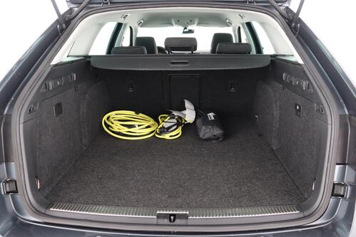 SKODA Superb COMBI CLEVER 1.4TSI iV DSG6 + GPS + CARPLAY + CAMERA + PDC + CRUISE + ALU 17