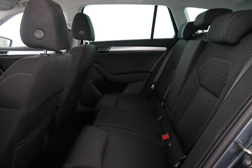 SKODA Superb COMBI CLEVER 1.4TSI iV DSG6 + GPS + CARPLAY + CAMERA + PDC + CRUISE + ALU 17