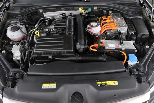 SKODA Superb COMBI CLEVER 1.4TSI iV DSG6 + GPS + CARPLAY + CAMERA + PDC + CRUISE + ALU 17