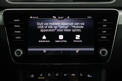 SKODA Superb COMBI CLEVER 1.4TSI iV DSG6 + GPS + CARPLAY + CAMERA + PDC + CRUISE + ALU 17