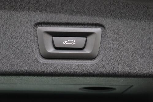 BMW i4 GRAN COUPE  e-DRIVE 35 M- SPORT PRO 70 kWh + A/T + GPS + LEDER + CARPLAY + CAMERA + PDC + CRUISE (ACC) + ALU 18