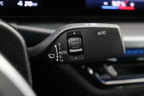 BMW i4 GRAN COUPE  e-DRIVE 35 M- SPORT PRO 70 kWh + A/T + GPS + LEDER + CARPLAY + CAMERA + PDC + CRUISE (ACC) + ALU 18