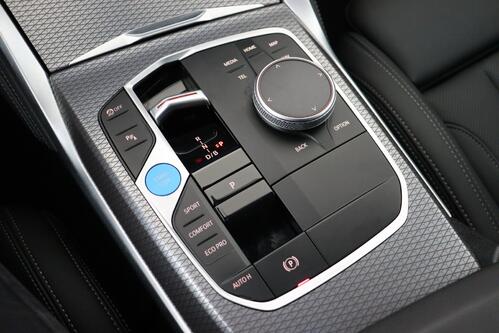 BMW i4 GRAN COUPE  e-DRIVE 35 M- SPORT PRO 70 kWh + A/T + GPS + LEDER + CARPLAY + CAMERA + PDC + CRUISE (ACC) + ALU 18