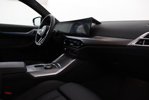 BMW i4 GRAN COUPE  e-DRIVE 35 M- SPORT PRO 70 kWh + A/T + GPS + LEDER + CARPLAY + CAMERA + PDC + CRUISE (ACC) + ALU 18