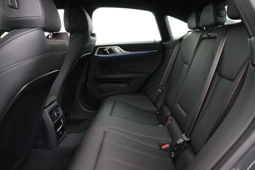 BMW i4 GRAN COUPE  e-DRIVE 35 M- SPORT PRO 70 kWh + A/T + GPS + LEDER + CARPLAY + CAMERA + PDC + CRUISE (ACC) + ALU 18