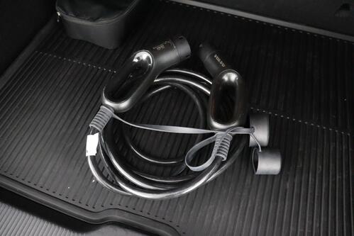 VOLVO EX30 BEV 69 kWh ULTRA EXTENDED RANGE + GPS + CAMERA + PDC + CRUISE (ACC) + HALF-LEDER + ALU 