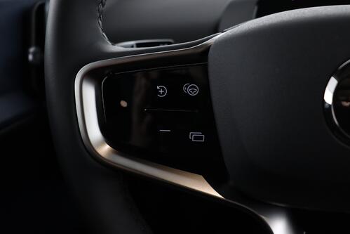 VOLVO EX30 BEV 69 kWh ULTRA EXTENDED RANGE + GPS + CAMERA + PDC + CRUISE (ACC) + HALF-LEDER + ALU 