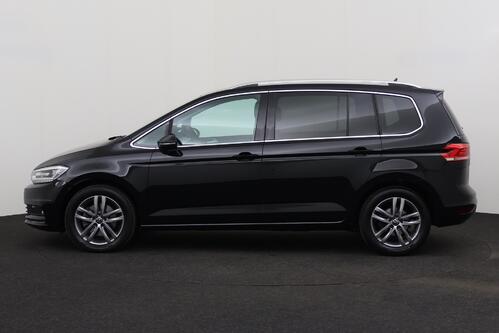 VOLKSWAGEN Touran HIGHLINE 1.5 TSI DSG + 7PL. + CARPLAY + GPS + PDC + CRUISE (ACC) + ALU 