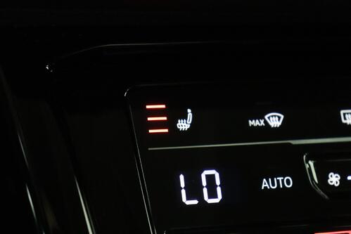 VOLKSWAGEN Touran HIGHLINE 1.5 TSI DSG + 7PL. + CARPLAY + GPS + PDC + CRUISE (ACC) + ALU 