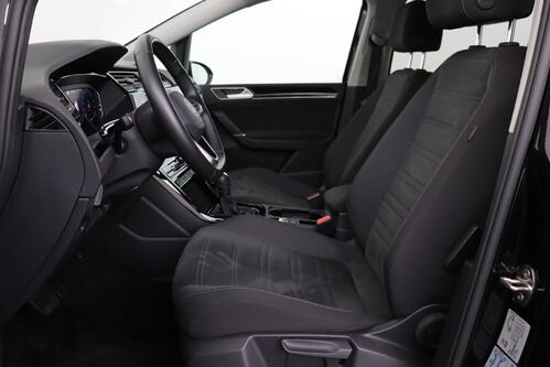 VOLKSWAGEN Touran HIGHLINE 1.5 TSI DSG + 7PL. + CARPLAY + GPS + PDC + CRUISE (ACC) + ALU 