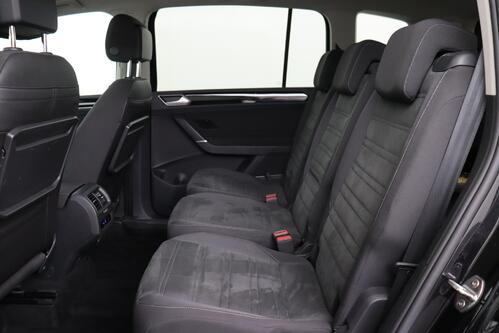 VOLKSWAGEN Touran HIGHLINE 1.5 TSI DSG + 7PL. + CARPLAY + GPS + PDC + CRUISE (ACC) + ALU 