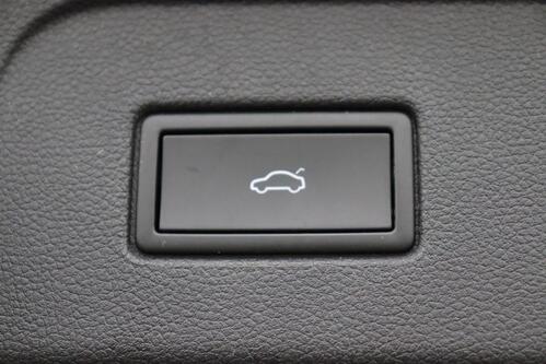 VOLKSWAGEN Touran HIGHLINE 1.5 TSI DSG + 7PL. + CARPLAY + GPS + PDC + CRUISE (ACC) + ALU 