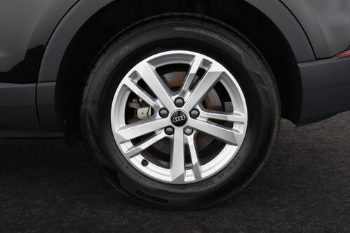 AUDI Q3 45 1.4  e-TFSI  S-TRONIC + GPS + PDC + CRUISE + ALU + TREKHAAK 