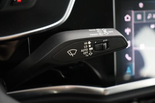 AUDI Q3 45 1.4  e-TFSI  S-TRONIC + GPS + PDC + CRUISE + ALU + TREKHAAK 