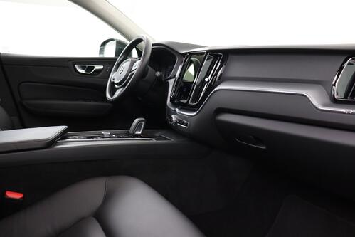 VOLVO XC60 2.0 D4 GEARTRONIC  + GPS + CAMERA + LEDER + PDC + CRUISE (ACC) + PANO + ALU 18