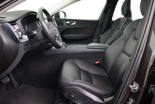 VOLVO XC60 2.0 D4 GEARTRONIC  + GPS + CAMERA + LEDER + PDC + CRUISE (ACC) + PANO + ALU 18