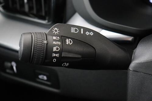 VOLVO XC60 2.0 D4 GEARTRONIC  + GPS + CAMERA + LEDER + PDC + CRUISE (ACC) + PANO + ALU 18