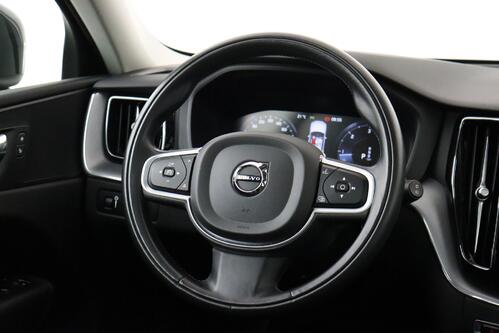 VOLVO XC60 2.0 D4 GEARTRONIC  + GPS + CAMERA + LEDER + PDC + CRUISE (ACC) + PANO + ALU 18