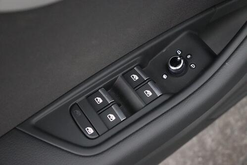 AUDI A4 AVANT S-LINE  40 2.0TFSI S-TRONIC + GPS + PDC + CRUISE + ALU 