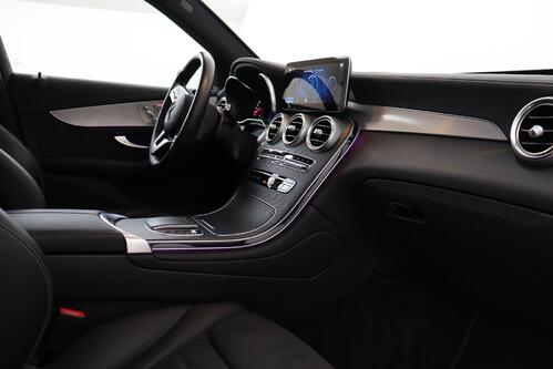 MERCEDES-BENZ GLC 300 AMG-LINE DA + GPS + CAMERA + PDC + CRUISE (ACC) + LEDER/ALCANTARA + ALU 20