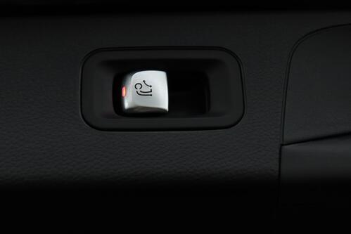 MERCEDES-BENZ GLC 300 AMG-LINE DA + GPS + CAMERA + PDC + CRUISE (ACC) + LEDER/ALCANTARA + ALU 20