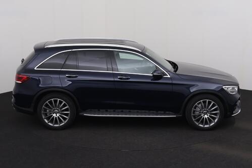 MERCEDES-BENZ GLC 300 AMG-LINE DA + GPS + CAMERA + PDC + CRUISE (ACC) + LEDER/ALCANTARA + ALU 20