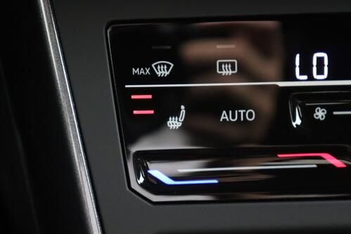 MERCEDES-BENZ GLA 250 e BUSINESS SOLUTION iA 8G-DCT + GPS + CAMERA + HALF/LEDER + PDC + CRUISE + ALU 