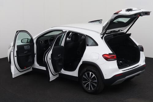 MERCEDES-BENZ GLA 250 e BUSINESS SOLUTION iA 8G-DCT + GPS + CAMERA + HALF/LEDER + PDC + CRUISE + ALU 