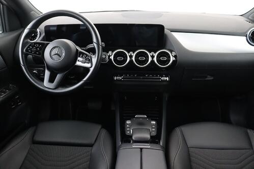 MERCEDES-BENZ GLA 250 e BUSINESS SOLUTION iA 8G-DCT + GPS + CAMERA + HALF/LEDER + PDC + CRUISE + ALU 
