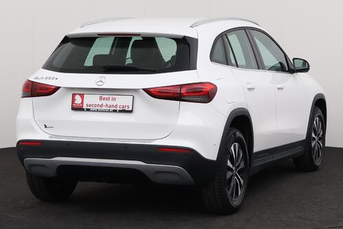 MERCEDES-BENZ GLA 250 e BUSINESS SOLUTION iA 8G-DCT + GPS + CAMERA + HALF/LEDER + PDC + CRUISE + ALU 