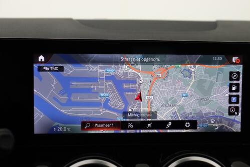 MERCEDES-BENZ GLA 250 e BUSINESS SOLUTION iA 8G-DCT + GPS + CAMERA + HALF/LEDER + PDC + CRUISE + ALU 