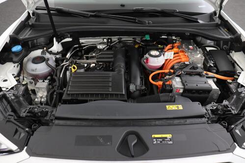 AUDI Q3 45 1.4 TFSI -e PHEV + CARPLAY + PDC + CRUISE + ALU 