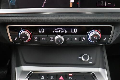 AUDI Q3 BUSINESS PLUS  35 1.5 TFSI + GPS + PDC + LEDER + ALU