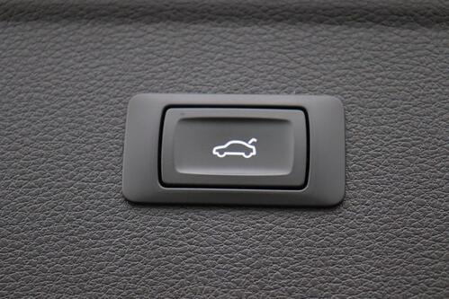 AUDI Q5 35 2.0 TDI S-TRONIC + GPS + LEDER + CAMERA + PDC + PANO DAK + ALU + TREKHAAK + XENON