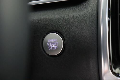 KIA Sorento 1.6 T-GDI HEV + A/T + 7PL. + GPS + CAMERA + LEDER + ALU 