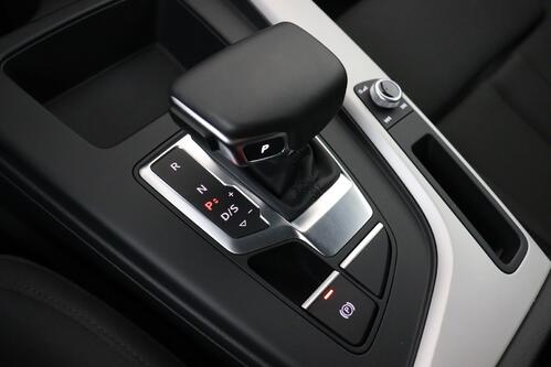 AUDI A4 AVANT  S-line 40 2.0TFSi S-tronic + GPS + PDC + CRUISE + ALU 