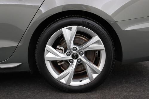 AUDI A4 AVANT  S-line 40 2.0TFSi S-tronic + GPS + PDC + CRUISE + ALU 