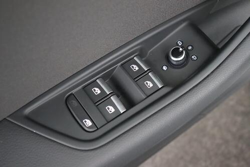 AUDI A4 AVANT S-LINE 40 2.0 TFSi S-TRONIC + GPS + PDC + ACC + ALU 