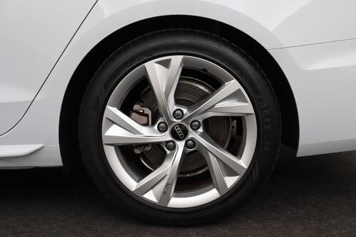 AUDI A4 AVANT S-LINE 40 2.0 TFSi S-TRONIC + GPS + PDC + ACC + ALU 