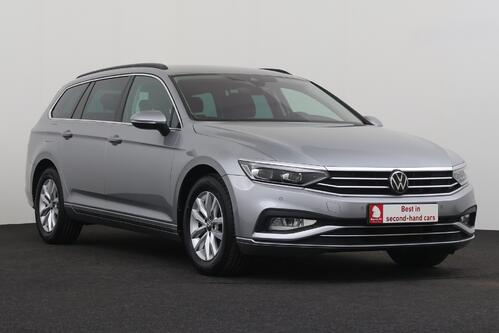 VOLKSWAGEN Passat Variant 2.0 TDI  DSG + GPS + CARPLAY + CAMERA + PDC + CRUISE + ALU 