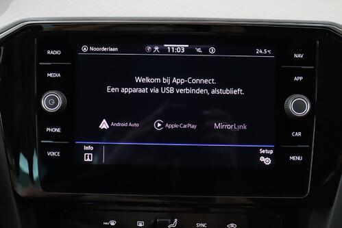 VOLKSWAGEN Passat Variant 2.0 TDI  DSG + GPS + CARPLAY + CAMERA + PDC + CRUISE + ALU 