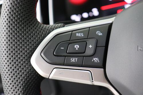 VOLKSWAGEN POLO GTI 2.0 TSI DSG + CARPLAY + PDC + CRUISE + ALU 17