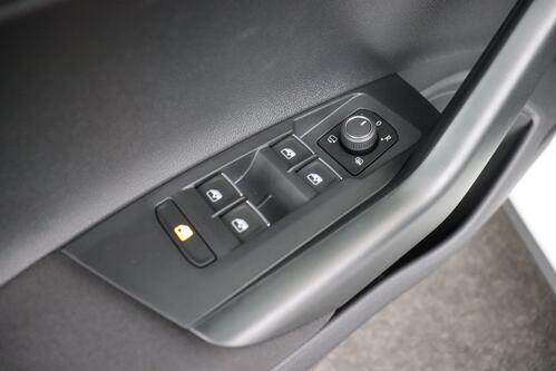 VOLKSWAGEN POLO GTI 2.0 TSI DSG + CARPLAY + PDC + CRUISE + ALU 17