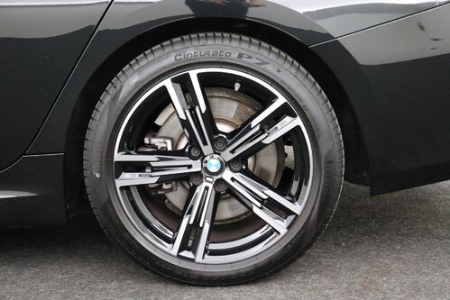 BMW 330 G21 - iA TOURING M-SPORT + GPS + CAMERA + PDC + CRUISE (ACC) + LEDER/ALCANTARA + ALU 