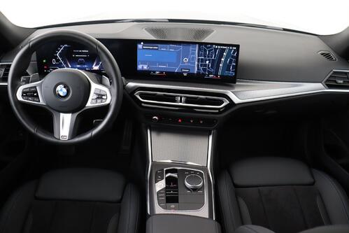 BMW 330 G21 - iA TOURING M-SPORT + GPS + CAMERA + PDC + CRUISE (ACC) + LEDER/ALCANTARA + ALU 