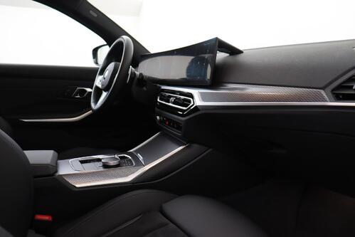 BMW 330 G21 - iA TOURING M-SPORT + GPS + CAMERA + PDC + CRUISE (ACC) + LEDER/ALCANTARA + ALU 