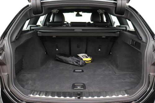 BMW 330 G21 - iA TOURING M-SPORT + GPS + CAMERA + PDC + CRUISE (ACC) + LEDER/ALCANTARA + ALU 