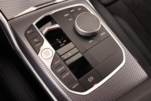 BMW 330 G21 - iA TOURING M-SPORT + GPS + CAMERA + PDC + CRUISE (ACC) + LEDER/ALCANTARA + ALU 